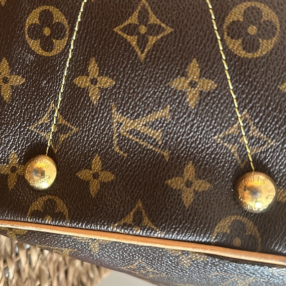 Louis Vuitton Monogram Canvas GM Tivoli Bag - Picture 5 of 16